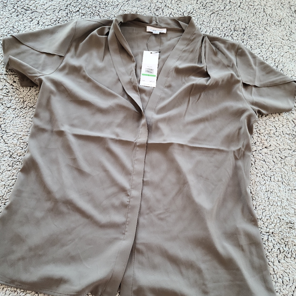 clothes - Picture 2 of 2